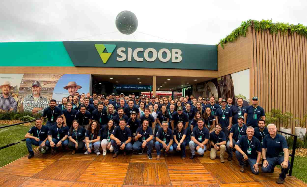Sicoob dobra meta e registra edição histórica no Show Rural