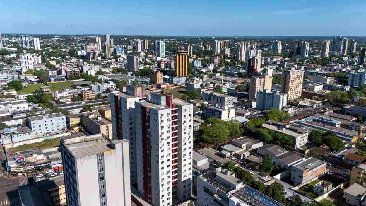 Foz do Iguaçu soma 670 vagas de emprego para fichar ainda em fevereiro