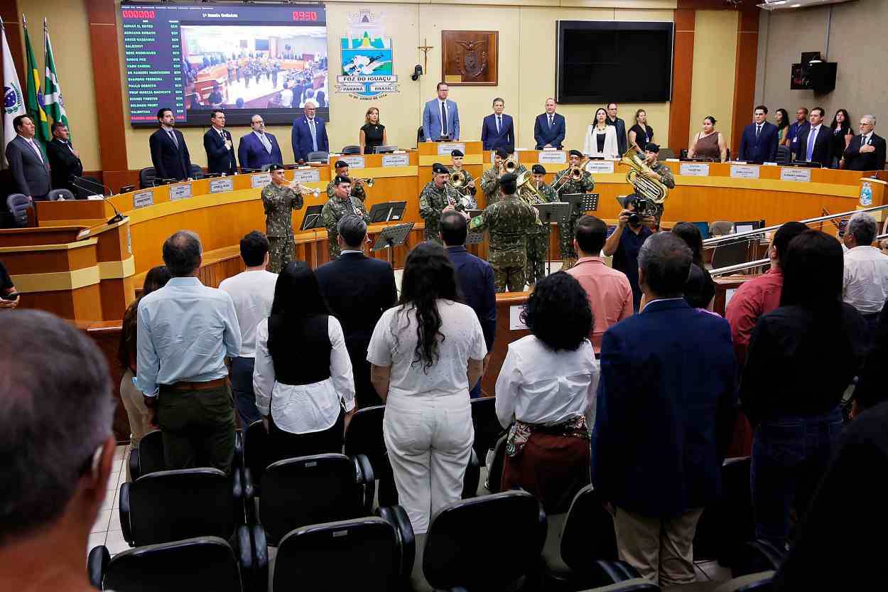 Na volta da folga, vereadores aprovam três moções de aplauso na 1.ª sessão do ano