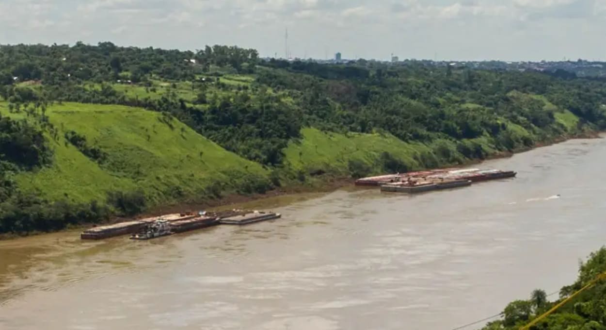Estiagem na hidrovia deixa setor de transporte em alerta no Paraguai