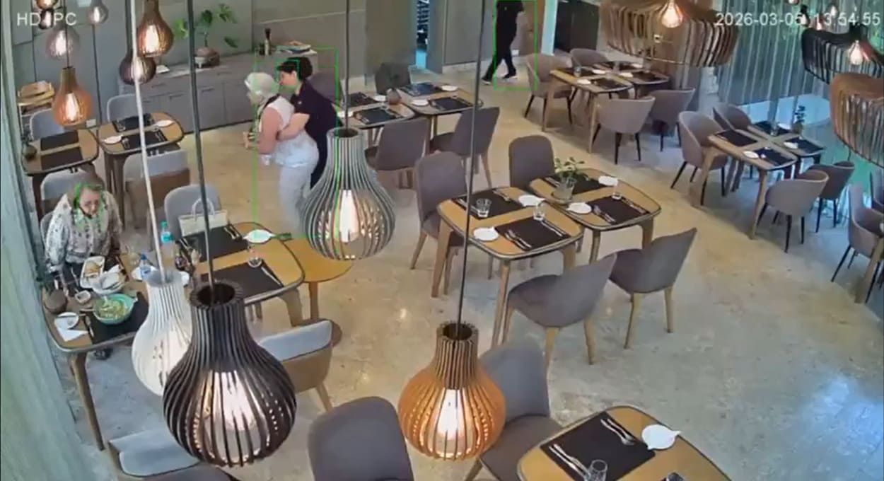 Garçonete salva a vida da mãe do presidente do Paraguai — assista