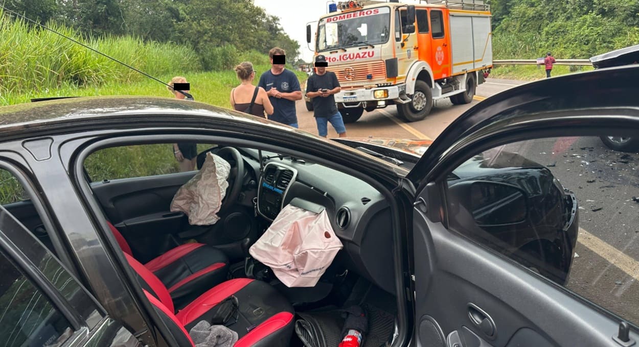 Colisão frontal deixa feridos no acesso à Ponte Tancredo Neves