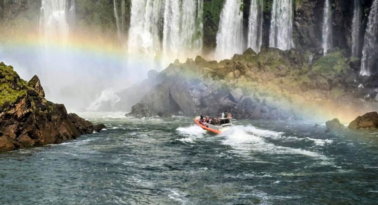 Argentina suspende passeios de barco nas Cataratas do Iguaçu