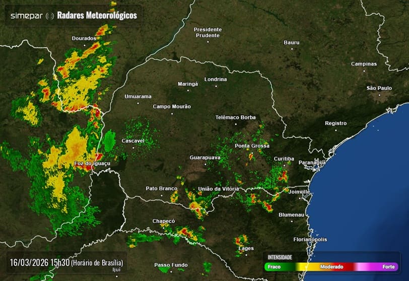 Área de instabilidade sobre Foz do Iguaçu às 15h30 desta segunda (16).