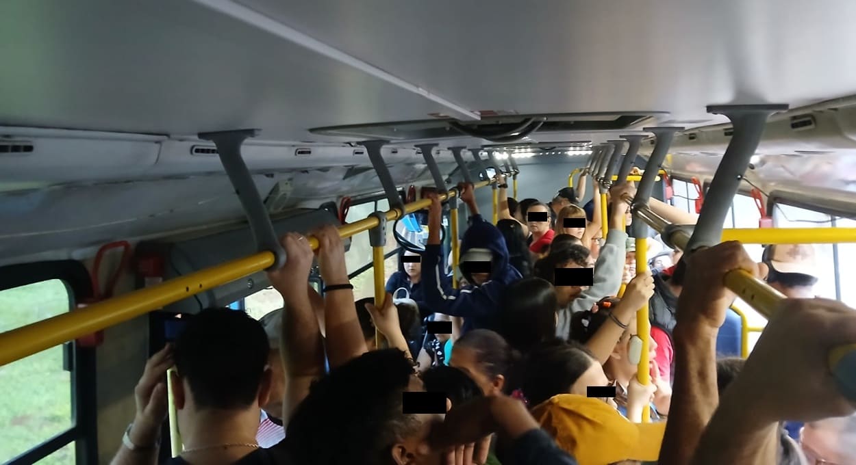 Passageiros enfrentam superlotação nos ônibus de Foz do Iguaçu
