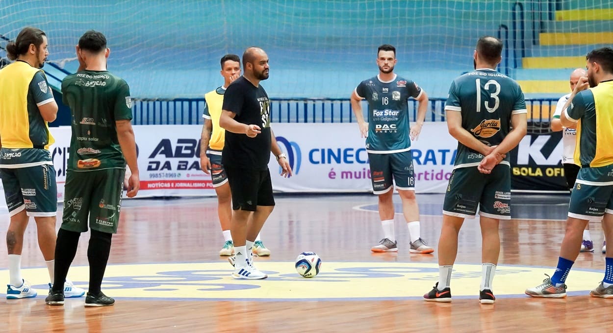 Sábado (28) de Foz Futsal no Costa Cavalcanti em Foz do Iguaçu