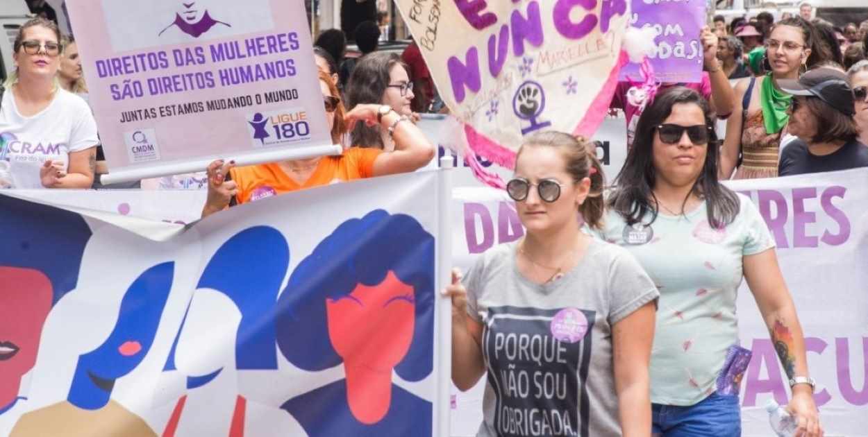 Foz realiza ato contra a violência no Dia Internacional da Mulher