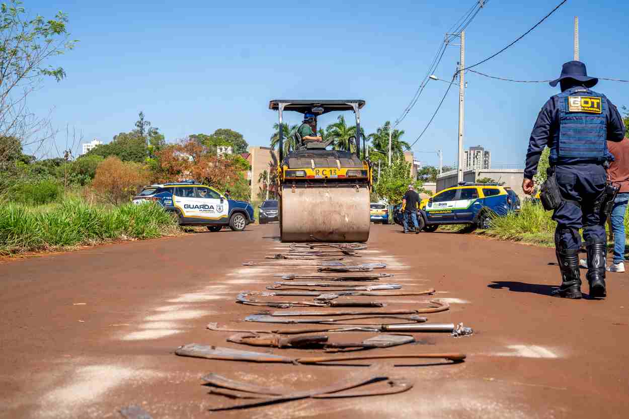 ‘Randandã’: operação destrói 100 escapamentos barulhentos de motos em Foz