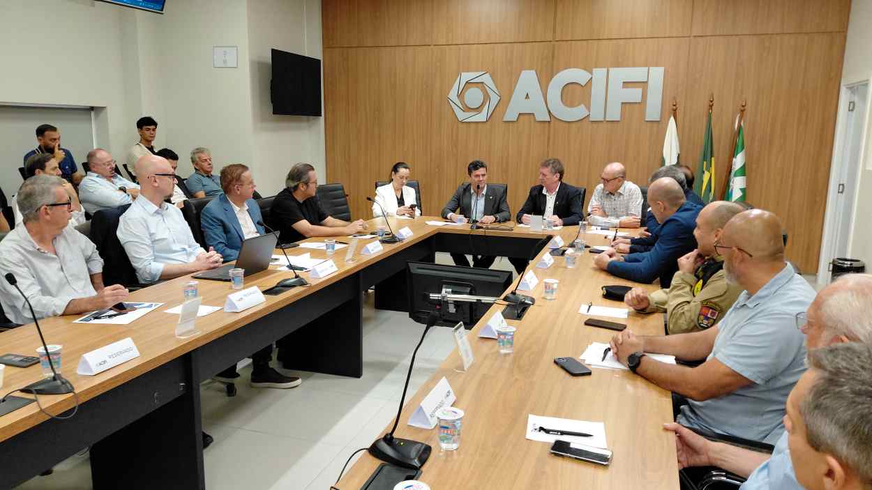 Moro recebe pautas da fronteira em reunião com lideranças