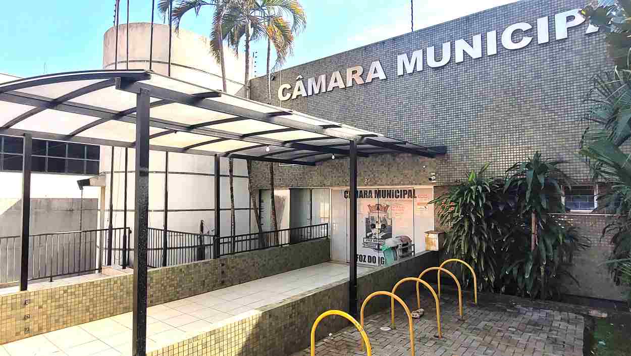 Foz debate violência contra a mulher e pauta ações efetivas do poder público