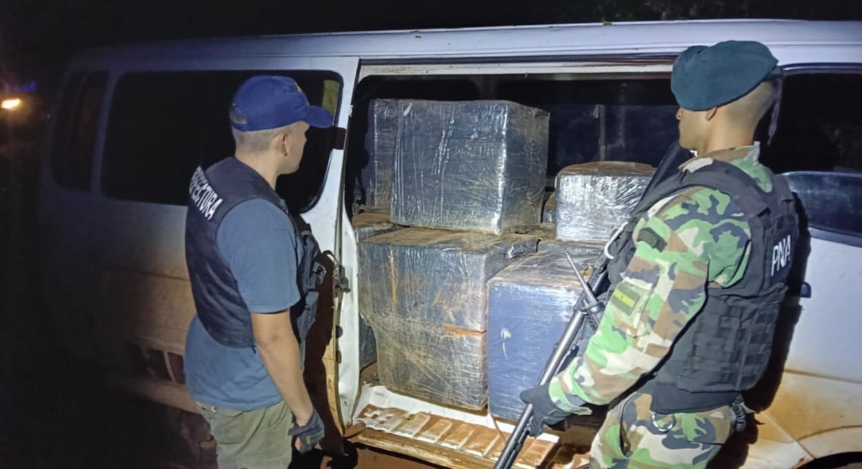 Argentina apreende dois mil celulares na barranca do Rio Iguaçu