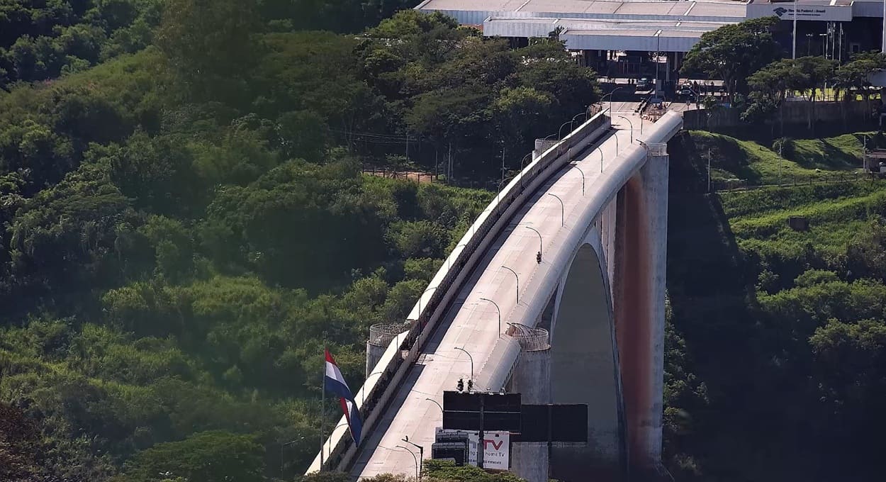 Extradição de foragidos para o Paraguai esvazia a Ponte da Amizade