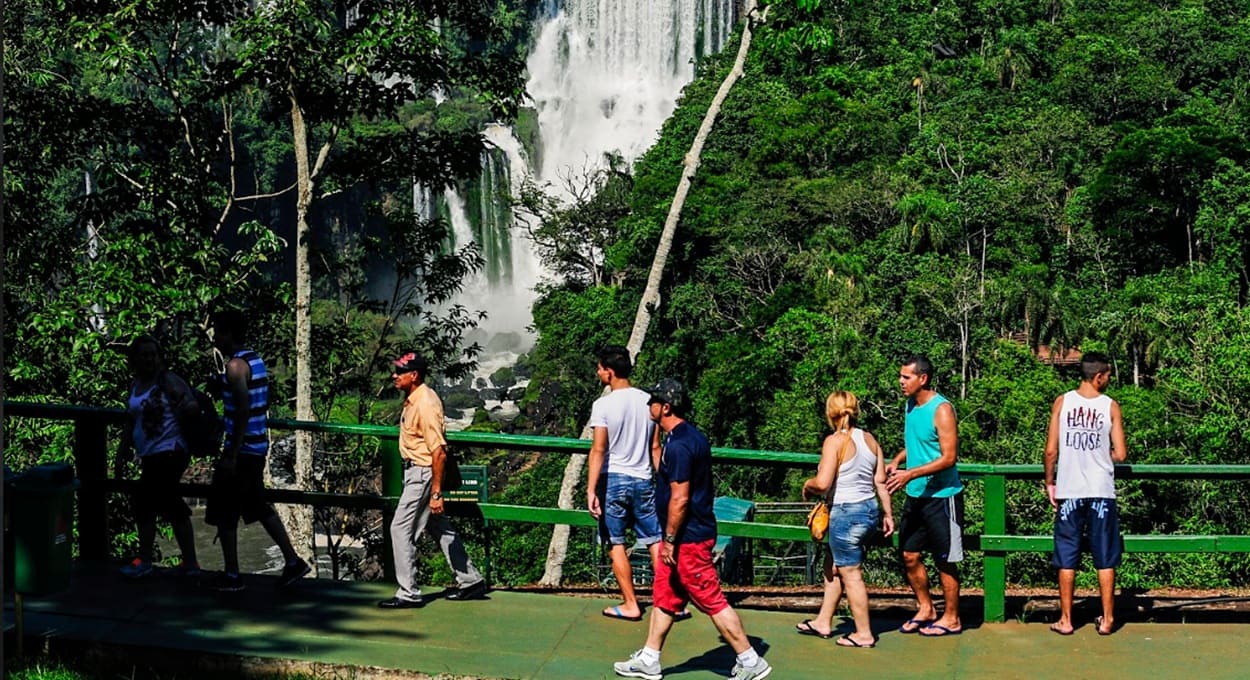 Turismo de Foz do Iguaçu bate recordes em março de 2026