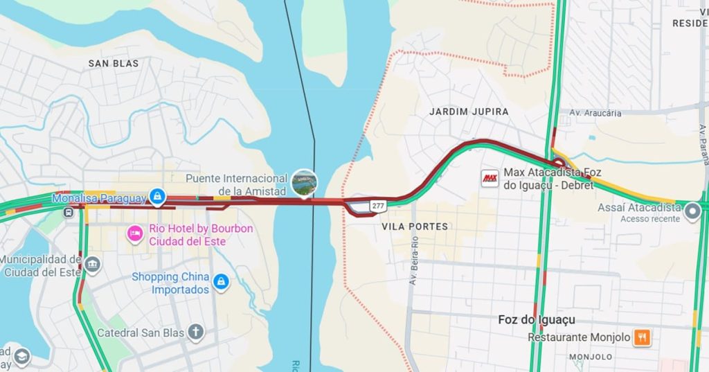 Trânsito no acesso à Ponte da Amizade por volta das 9h.