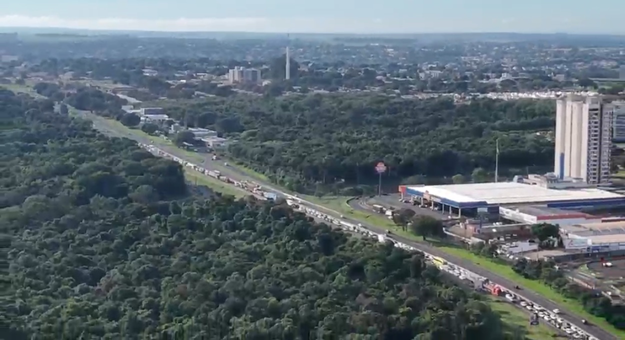 Ponte da Amizade: veja o tamanho da fila para o Paraguai nesta segunda