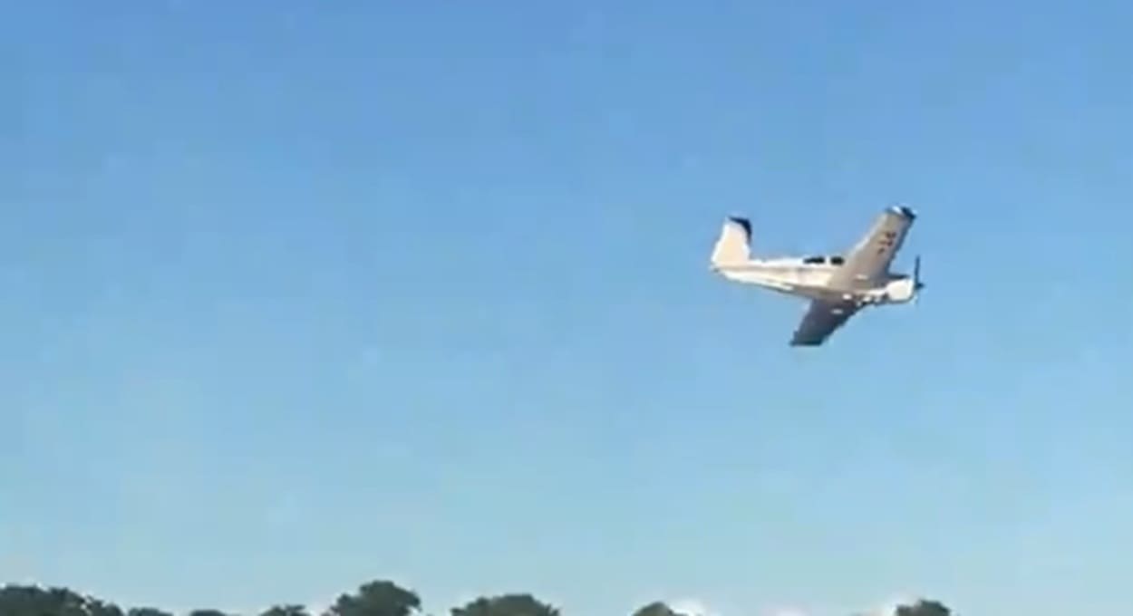 Vídeo viral mostra avião passando embaixo de ponte na fronteira