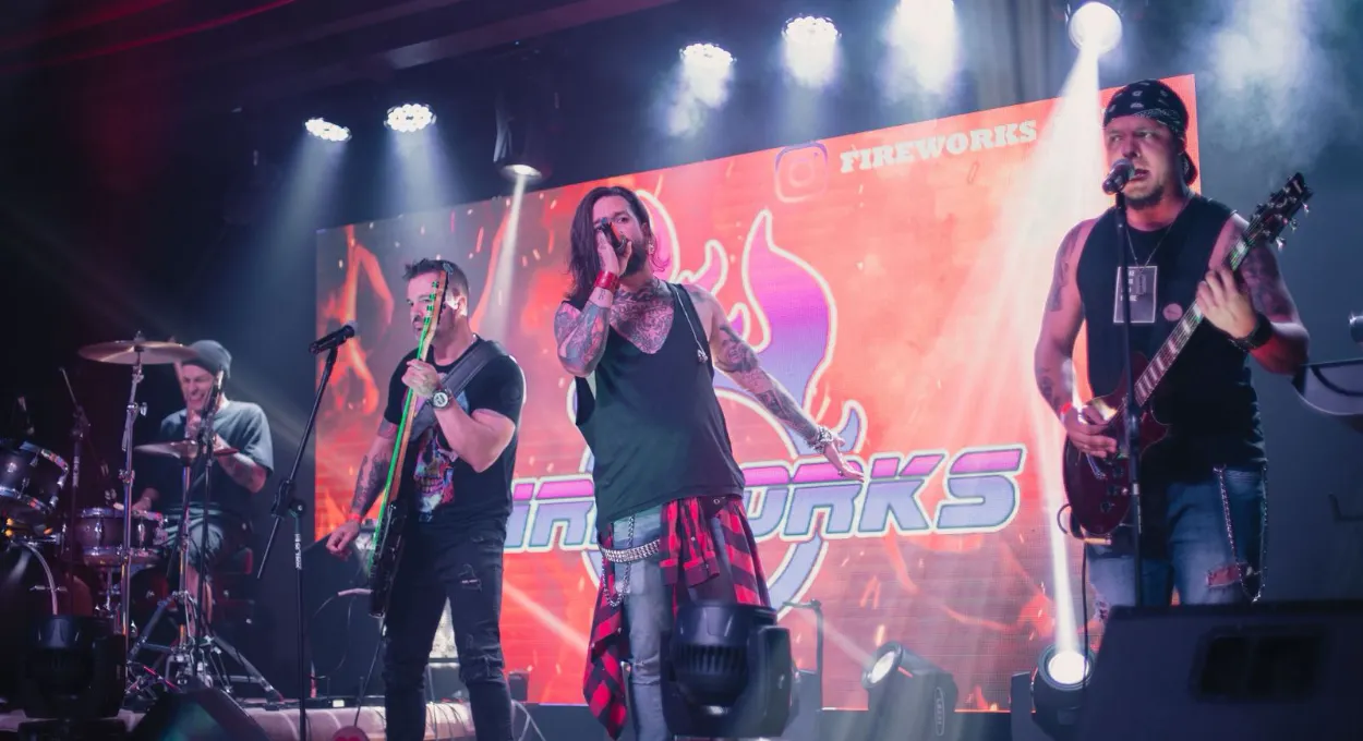 Shows de rock agitam o feriado no Dreams Park Show