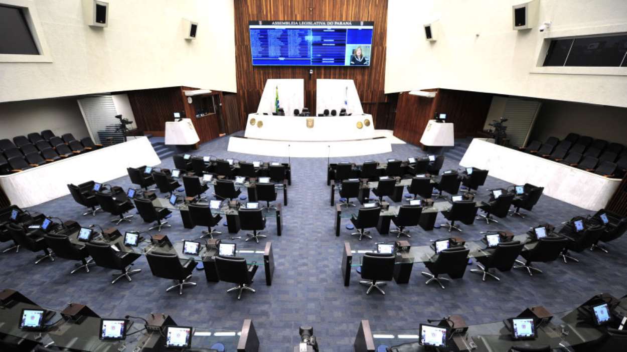 Janela partidária muda composição da Alep e deixa partidos sem representação