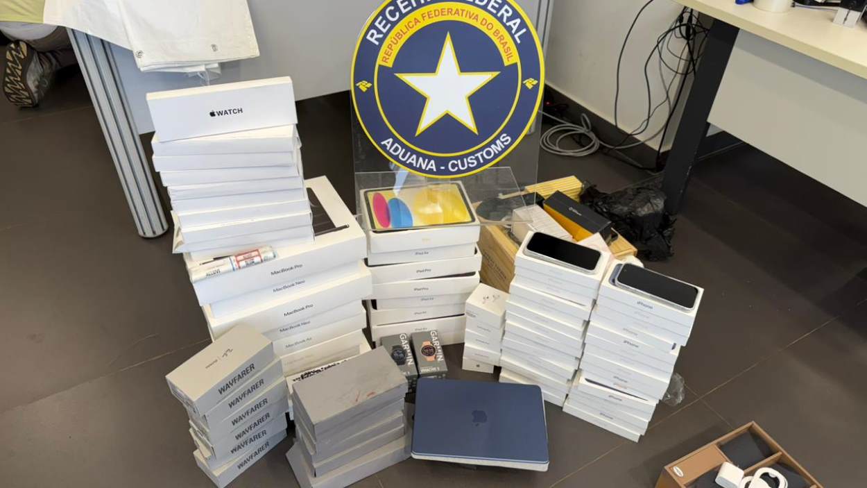 RF apreende R$ 300 mil em mercadorias com passageiros de voos domésticos em Foz