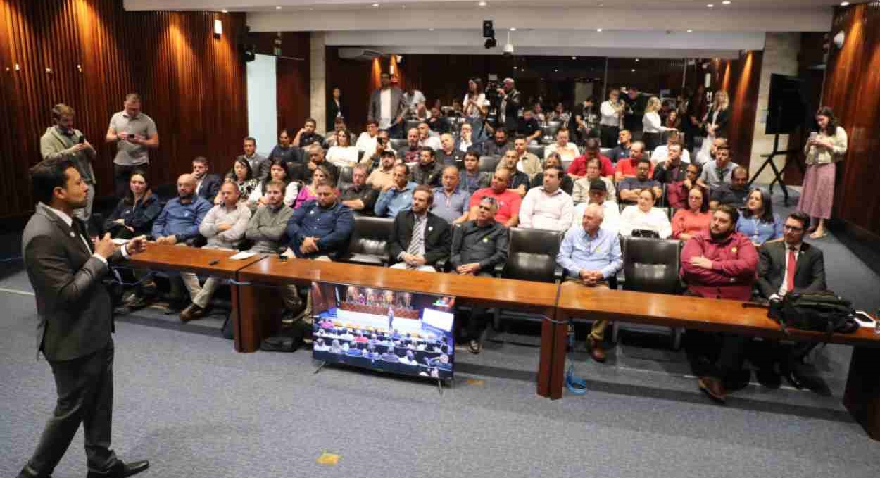 Curso na Alep qualifica câmaras municipais em transparência e governança