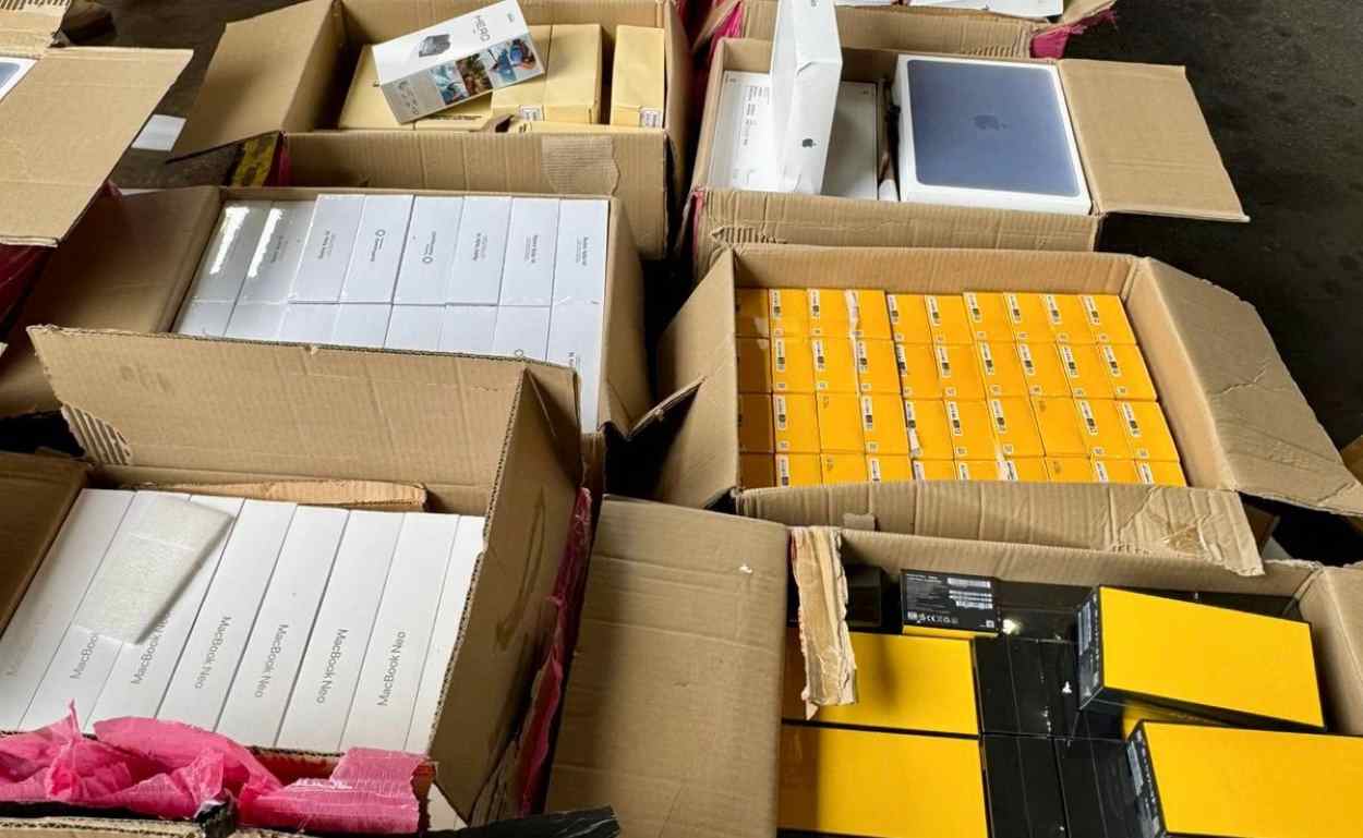 Carga de R$ 1,8 milhão em eletrônicos é barrada na fronteira, e motorista escapa ao Paraguai