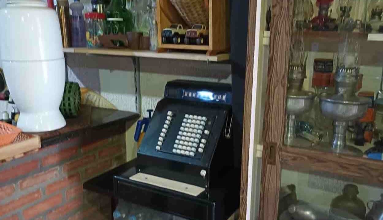 Feira em Foz reúne itens antigos e promove escambo nesta terça-feira, 21