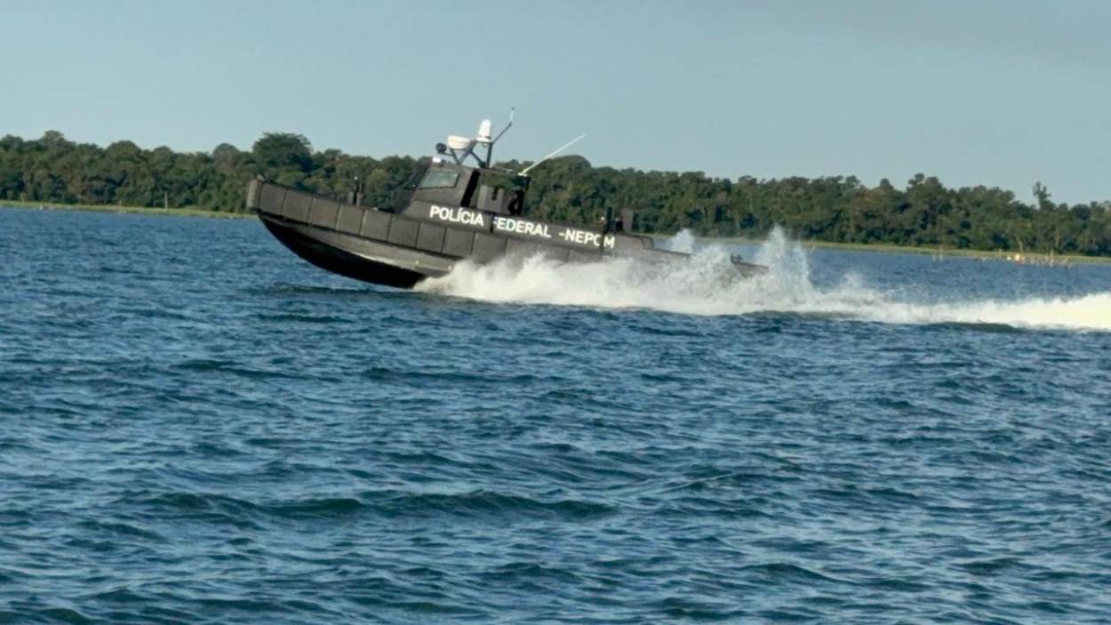 PF recebe lancha de alta velocidade para patrulhar a fronteira