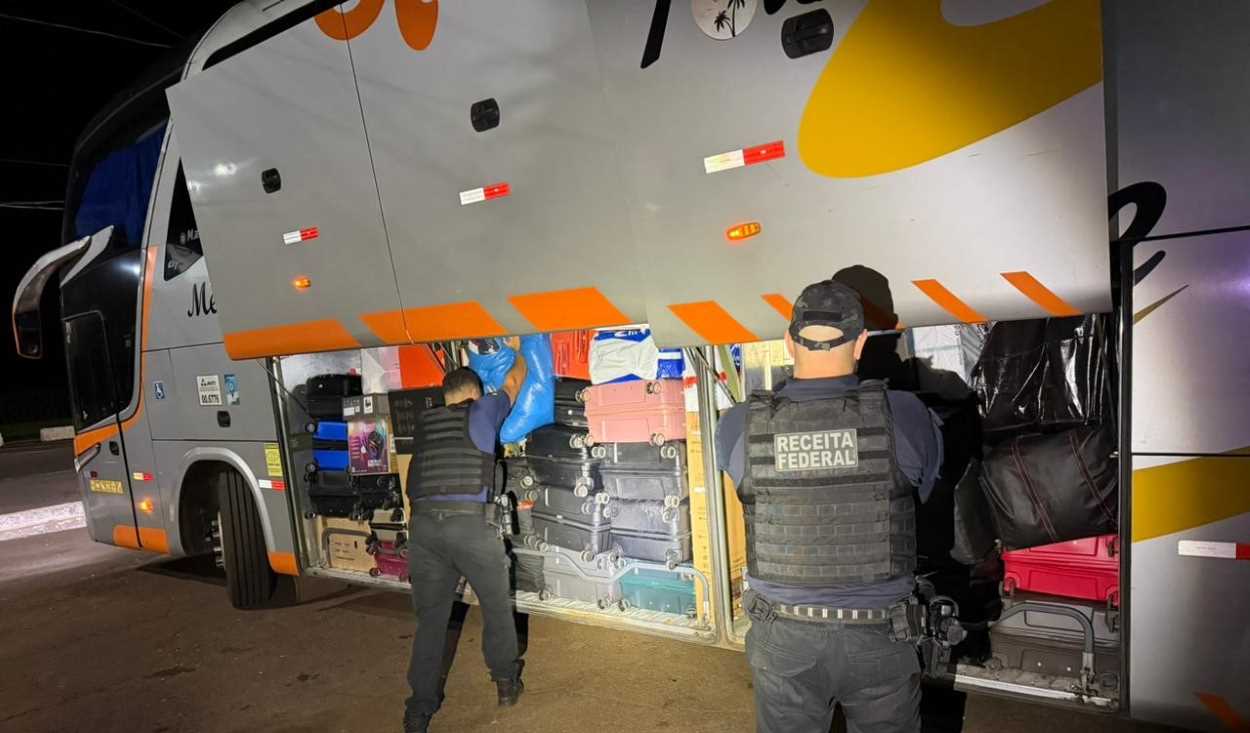 Ônibus de ‘turismo’ é retido com R$ 1 milhão em importados e medicamentos na fronteira
