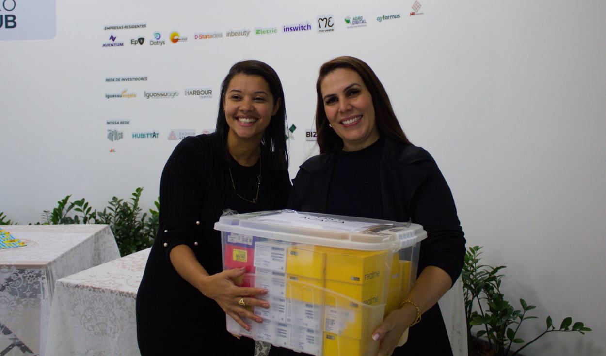 Educação repassa a professores mais de 3 mil celulares doados pela Receita