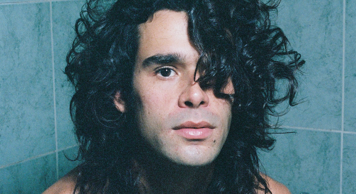 Zé Ibarra retorna à A Casa Foz para show intimista no próximo (18)