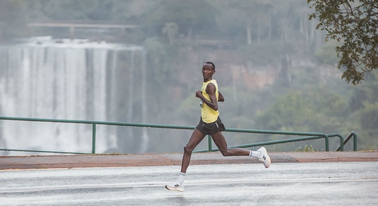 Quenianos vencem a edição 2026 da Meia Maratona das Cataratas