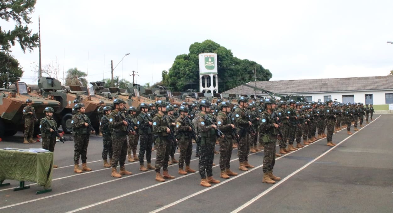 ONU vistoria batalhão do Exército em Foz do Iguaçu