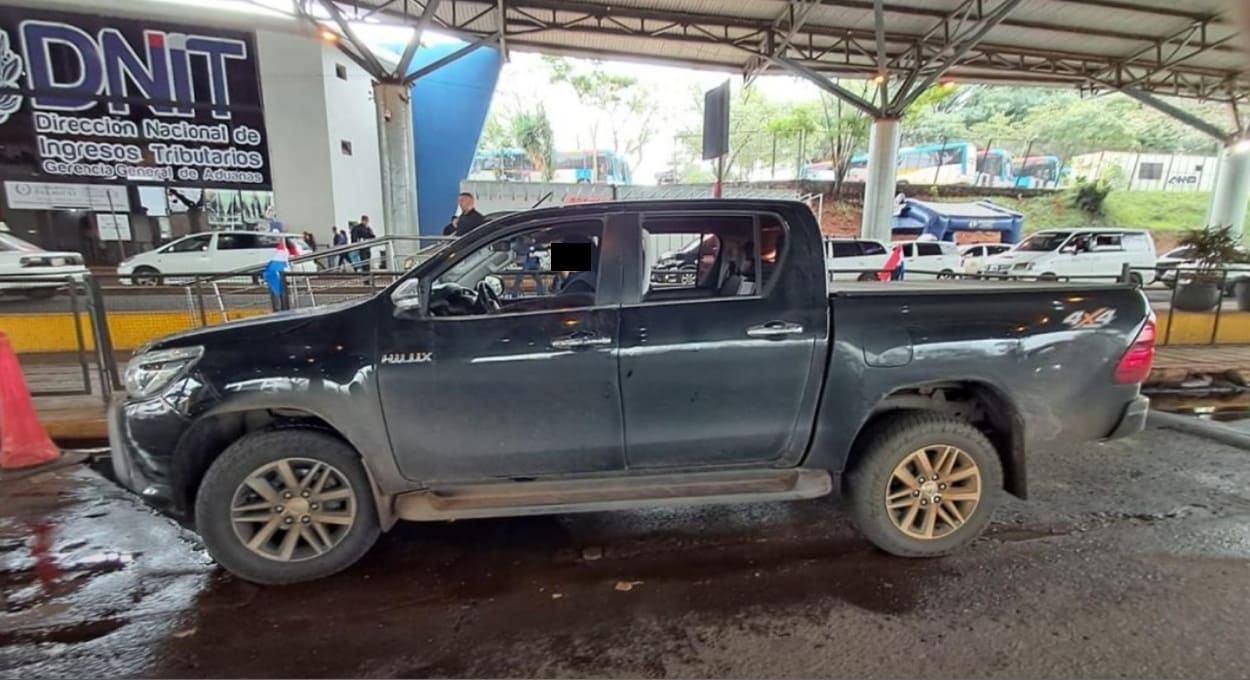 Paraguai recupera caminhonete roubada na cidade de Cascavel