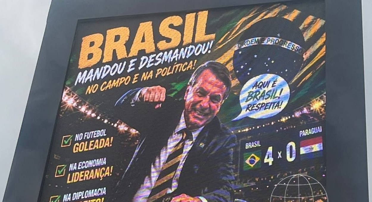 Vídeo: multidão derruba placa com mensagem contra o Paraguai
