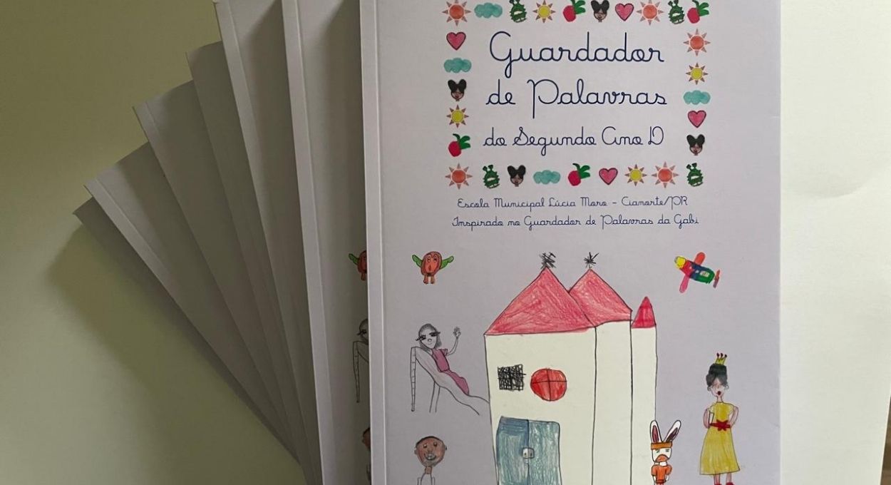 Das palavras guardadas ao livro nas mãos