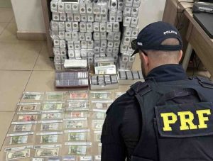 PRF apreende R$ 1 mi em coleção de moedas e cédulas na 277
