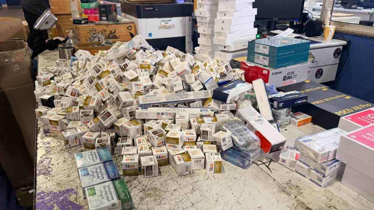 Receita Federal descobre esconderijos em ônibus com carga de R$ 1,3 milhão