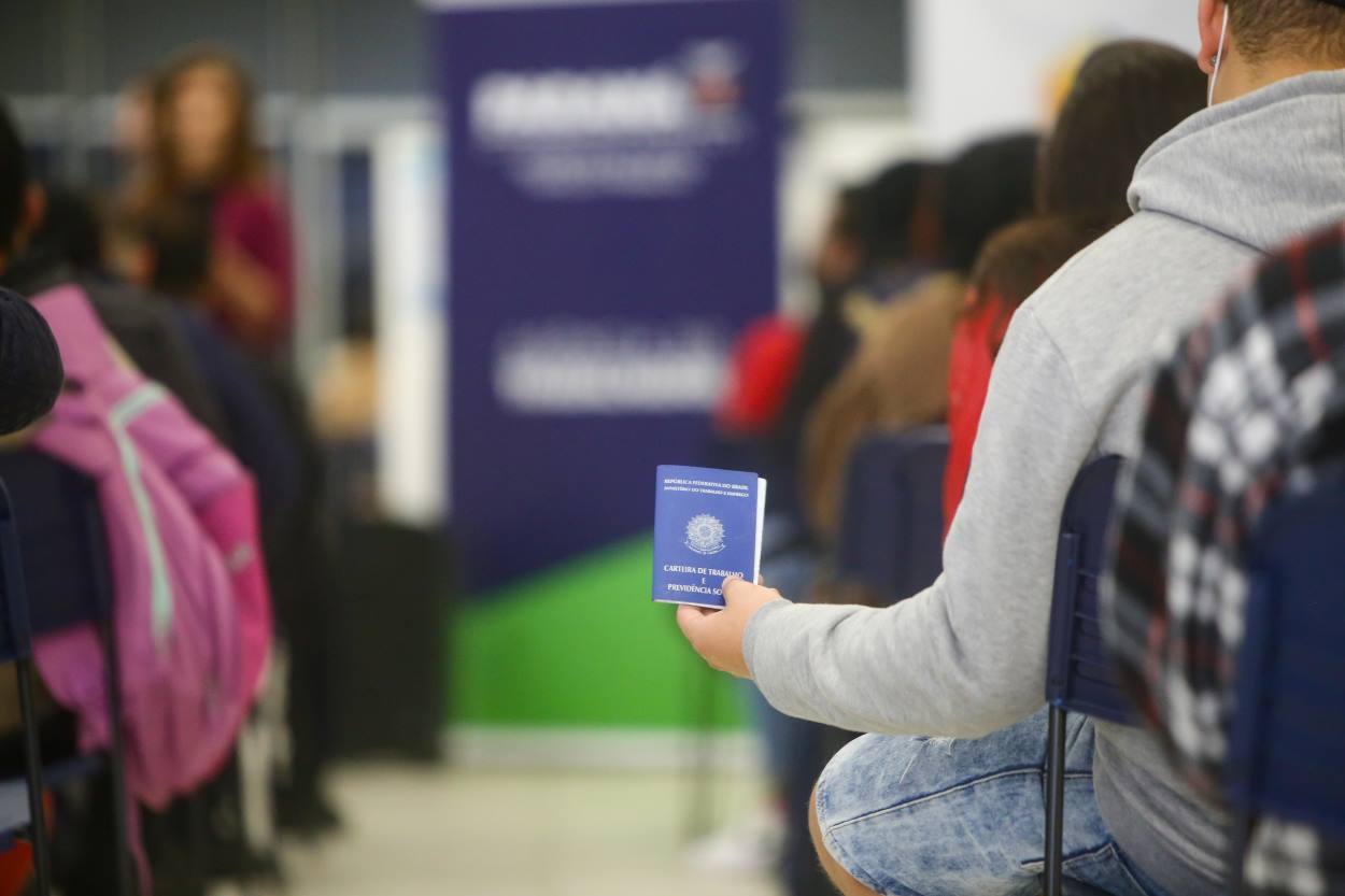 Feirão com sete empresas vai oferecer 600 vagas de emprego em Foz