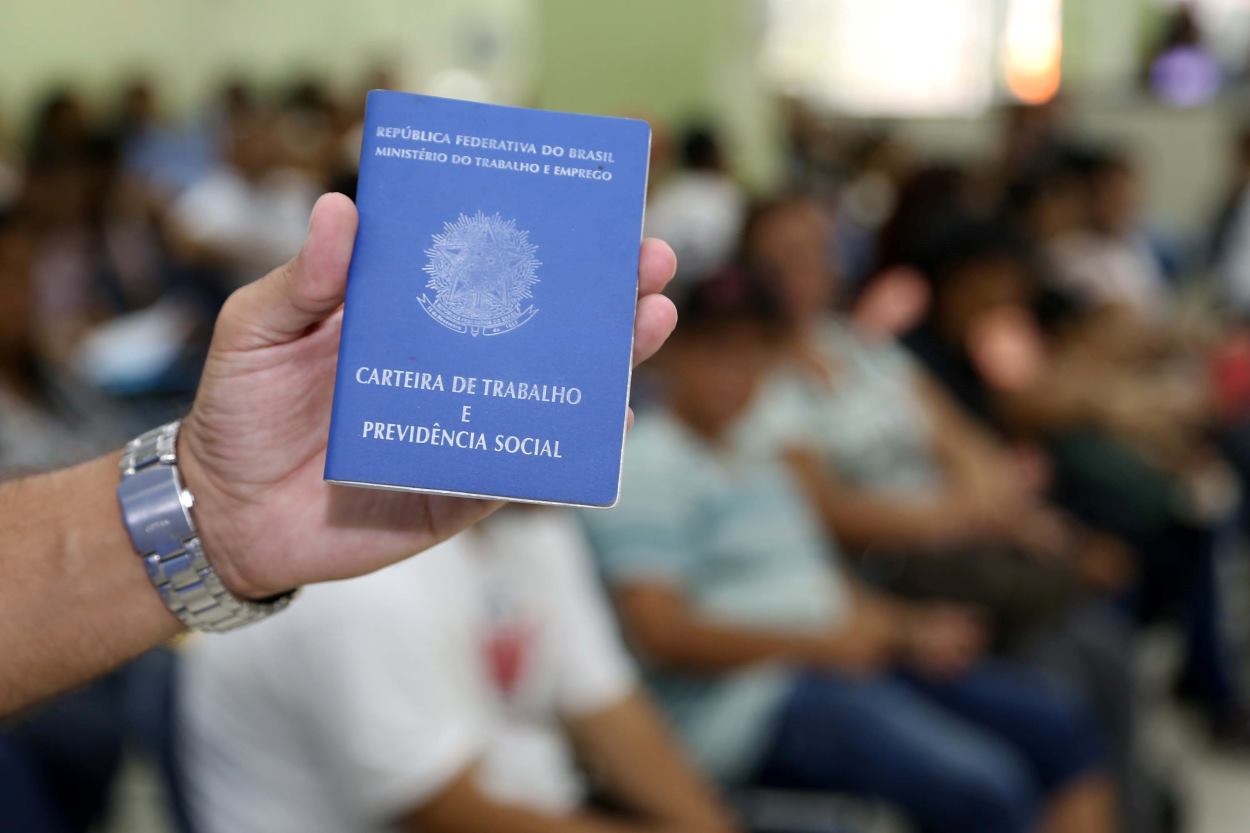 Foz promove mutirão de empregos no comércio, hotéis e cooperativas: 7 empresas presentes