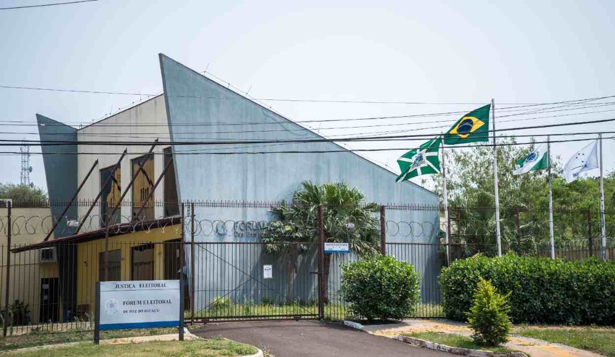 Foz terá ônibus de graça para quem for tirar ou regularizar título