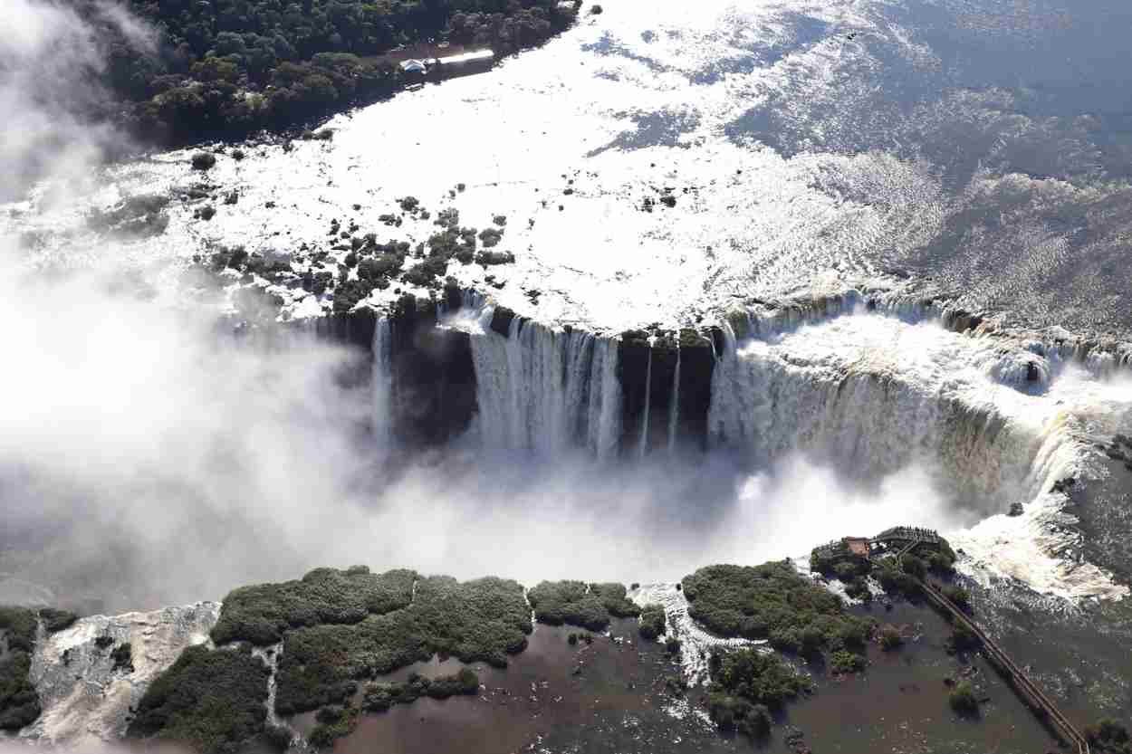 Paraná recebe mais de 456 mil turistas estrangeiros em quatro meses