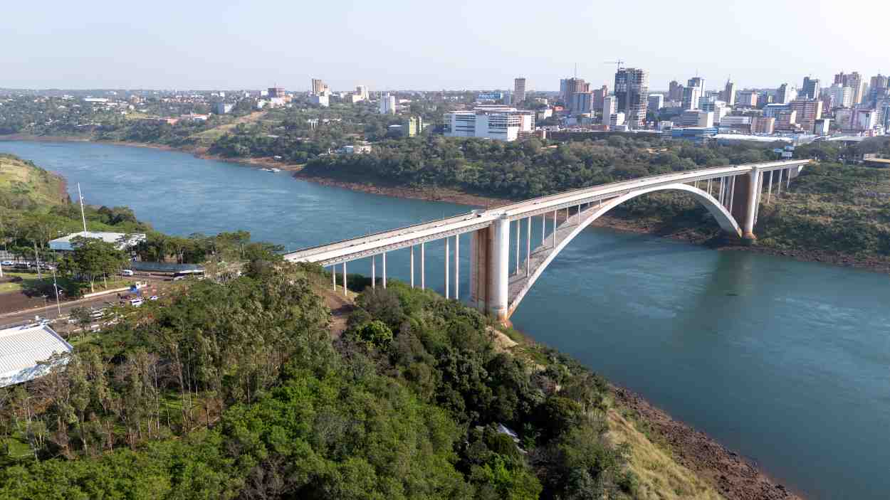 Ponte da Amizade terá interdição noturna para obras no pavimento; veja dias e horários