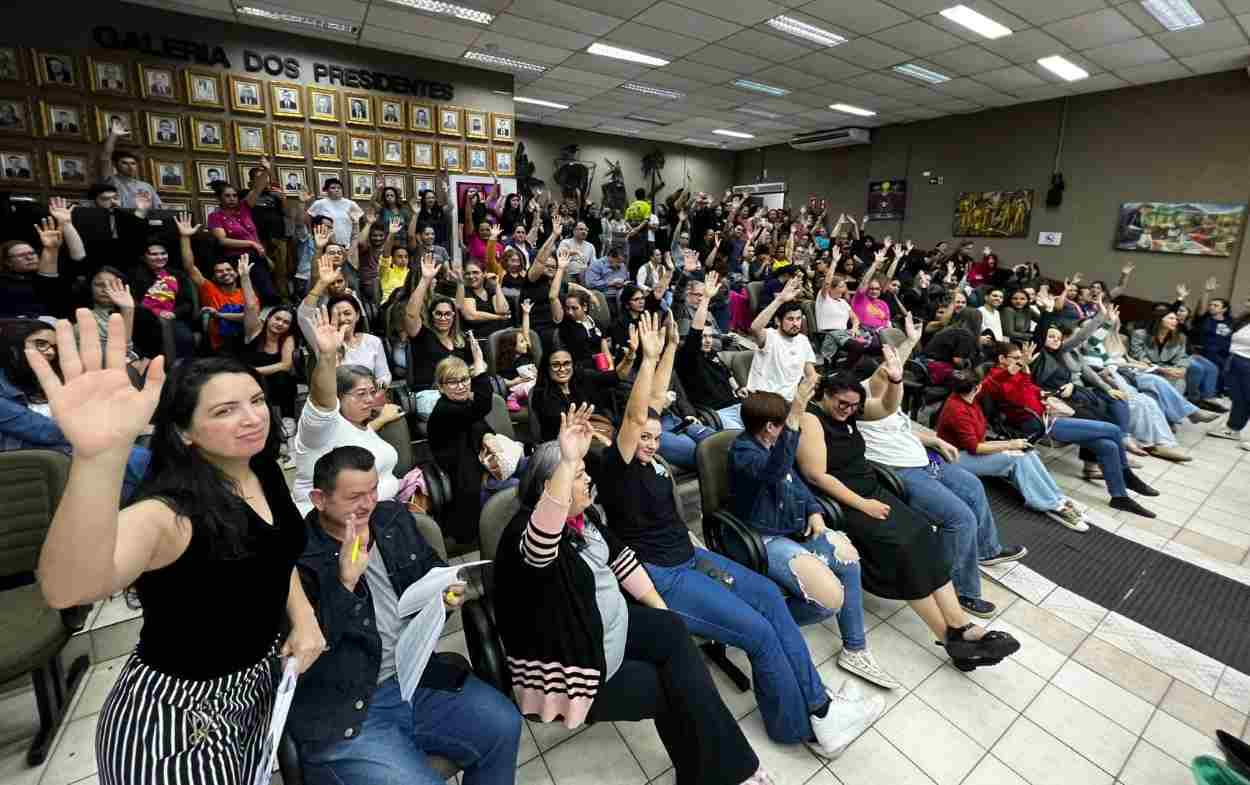 Servidores rejeitam proposta de Silva e Luna e seguem a cobrança pelo reajuste integral
