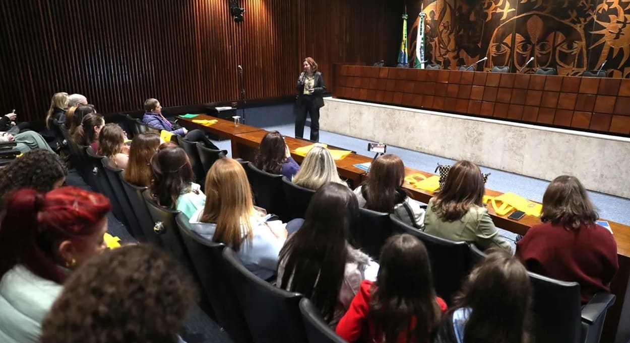 Simpósio discute qualidade de vida e inclusão de pessoas com doença celíaca