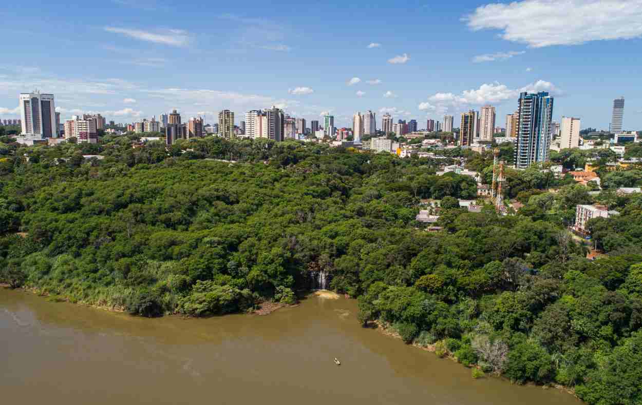 Saiba as vagas de emprego abertas por empresas em Foz nesta segunda-feira