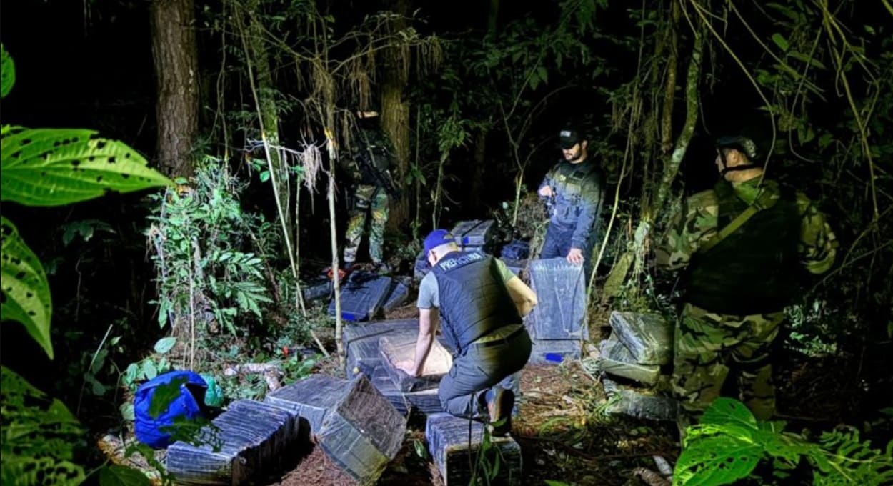 Argentina apreende carregamento de maconha na barranca do Rio Paraná