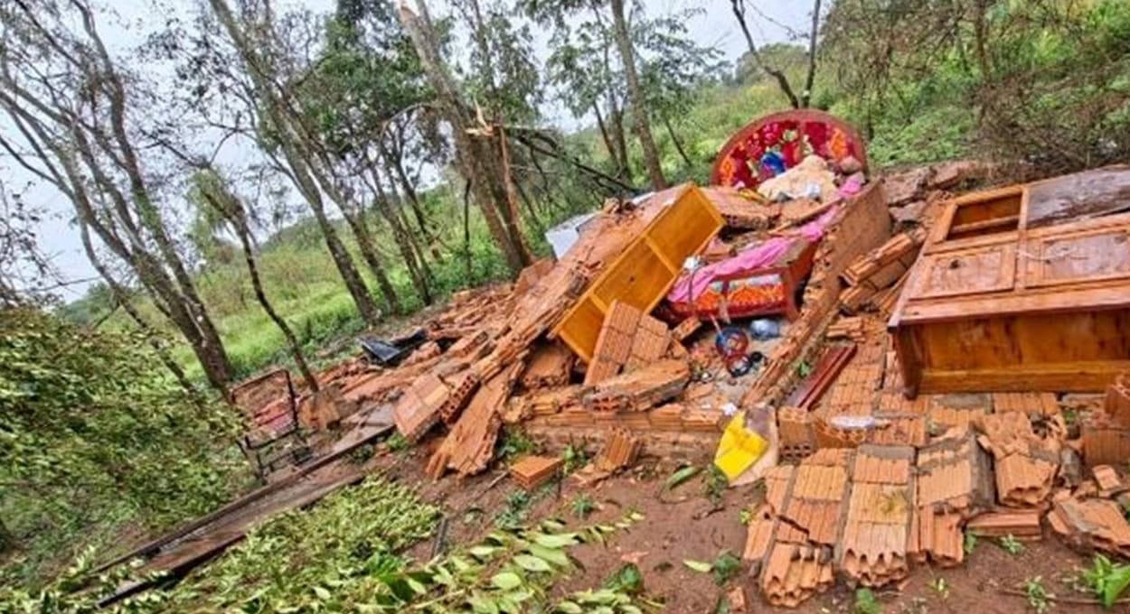 Temporal provoca estragos em cidade da fronteira no Paraguai