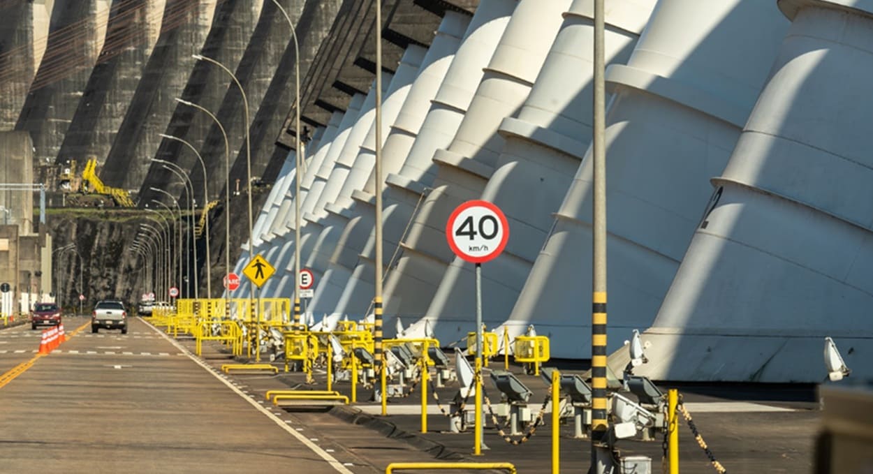 Itaipu: presidente do Paraguai avalia negociações com o Brasil