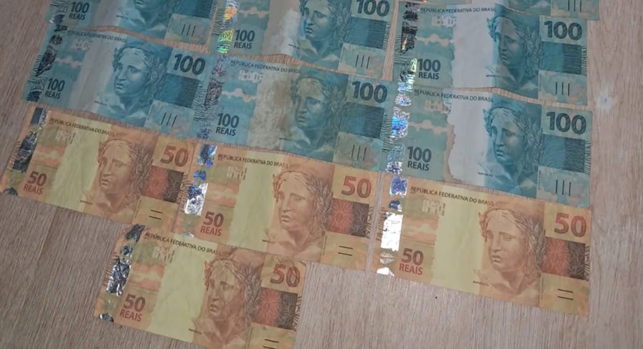 Brasileiros compram videogame com dinheiro falso no Paraguai