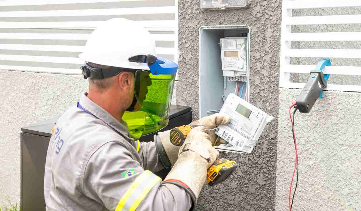 Copel abre contratação de eletricistas; veja as vagas para a região